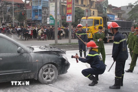 Bà Rịa-Vũng Tàu: Ôtô bốc cháy dữ dội, 1 người chết trong xe