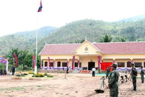 Quân đội Campuchia khánh thành công trình thứ 7 do Việt Nam viện trợ