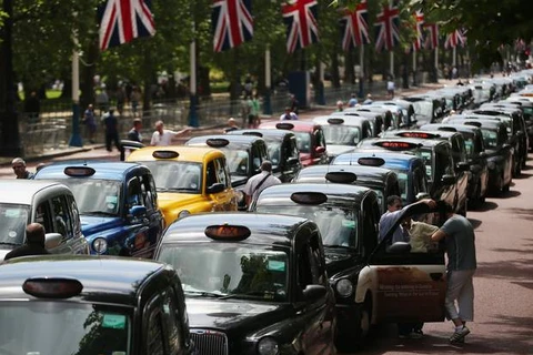 Cơ quan Giao thông London bị chỉ trích thiếu chính sách rõ ràng về dịch vụ taxi Uber. (Nguồn: independent.co.uk)