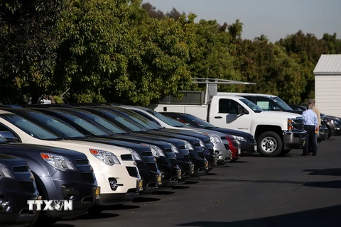 Các xe ôtô hiệu Chevrolet bày bán tại San Leandro, bang California, Mỹ. (Nguồn: AFP/TTXVN)