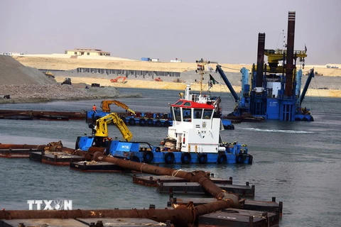 Công trường xây dựng kênh đào Suez mới tại Ismailia, AI Cập ngày 13/6. (Nguồn: THX/TTXVN)