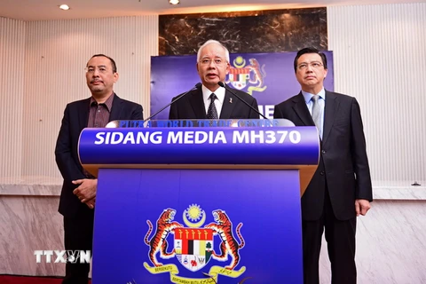 Thủ tướng Malaysia Najib Razak chính thức xác nhận mảnh vỡ mới được tìm thấy gần đảo Reunion thuộc Pháp ở nam Ấn Độ Dương là thuộc chiếc máy bay mang số hiệu MH370 của Malaysia Airlines. (Nguồn: THX/TTXVN)