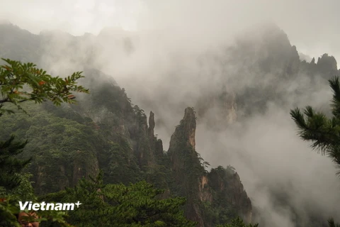 Một trong những ngọn núi ở Hoàng Sơn. (Ảnh: Công Tuyên/Vietnam+)