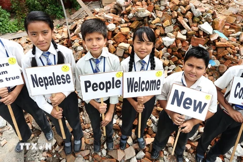 Trẻ em Nepal míttinh tại thủ đô Kathmandu nhân sự kiện ban hành Hiến pháp mới. (Nguồn: THX/TTXVN)