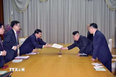 Ông Lưu Vân Sơn cũng chuyển tới nhà lãnh đạo Kim Jong-Un bức thư của Tổng Bí thư, Chủ tịch Trung Quốc Tập Cận Bình. (Nguồn: THX/TTXVN)