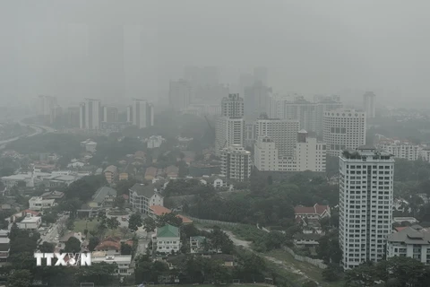 Khói bụi bao phủ thủ đô Kuala Lumpur. (Nguồn: AFP/TTXVN)