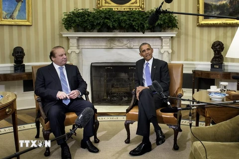 Tổng thống Mỹ Barack Obama (phải) đã có cuộc gặp với Thủ tướng Pakistan Nawaz Sharif. (Nguồn: AFP/TTXVN)