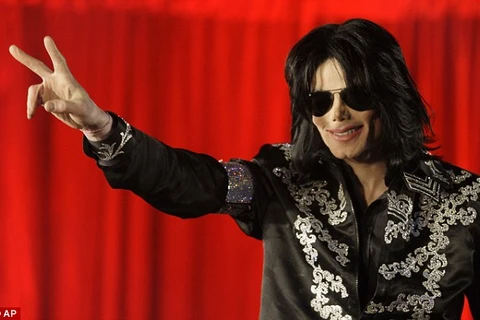 Đây là năm thứ 3 liên tiếp Michael Jackson chiếm vị trí đầu trong danh sách các ngôi sao đã qua đời có thu nhập cao nhất. (Nguồn: AP)