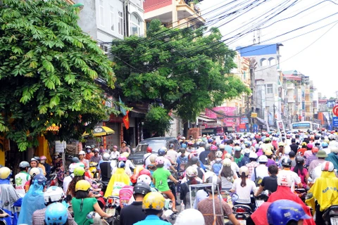 Cảnh ùn tắc giao thông trên đường phố Hà Nội. (Ảnh: Quang Quyết/TTXVN)