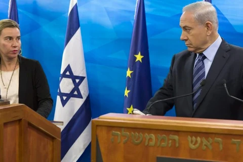Đại diện cấp cao về chính sách an ninh và đối ngoại của Liên minh châu Âu (EU) Federica Mogherini và Thủ tướng Israel Benjamin Netanyahu. (Nguồn: Reuters)