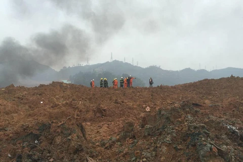 Hiện trường vụ lở núi ở Trung Quốc, nhiều người bị mắc kẹt