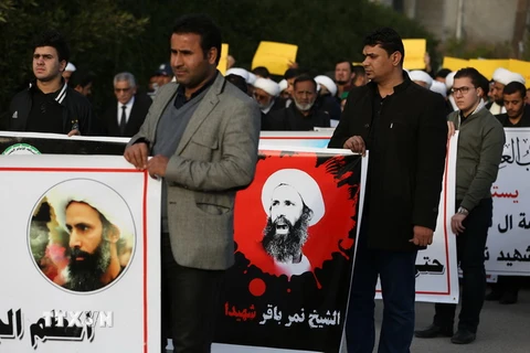 Biểu tình tại thủ đô Baghdad, Iraq, phản đối quyết định xử tử giáo sỹ Nimr al-Nimr ngày 3/1. (Nguồn: AFP/TTXVN)