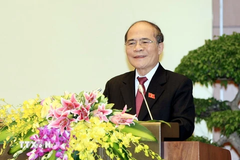 Chủ tịch Quốc hội, Chủ tịch Hội đồng bầu cử Quốc gia Nguyễn Sinh Hùng phát biểu tại buổi lễ. (Ảnh: Phạm Kiên/TTXVN)
