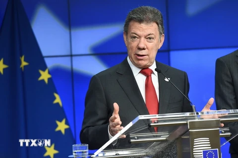 Tổng thống Colombia Juan Manuel Santos phát biểu trong một cuộc họp báo ở Brussels, Bỉ ngày 2/12/2015. (Nguồn: AFP/TTXVN)