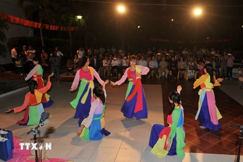 Cộng đồng người Việt tại Trung Quốc tổ chức mừng Tết Bính Thân