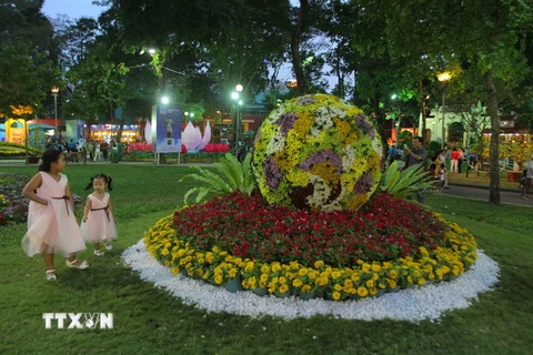 Hội hoa Xuân Bính Thân 2016 tại Công viên Tao Đàn, Thành phố Hồ Chí Minh. (Ảnh: Phương Vy/TTXVN)