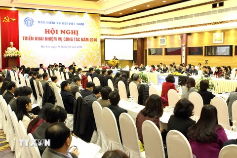 Hội nghị trực tuyến toàn quốc tổng kết công tác năm 2015 và triển khai nhiệm vụ năm 2016 của Bảo hiểm xã hội Việt Nam. (Ảnh: Dương Ngọc/TTXVN)