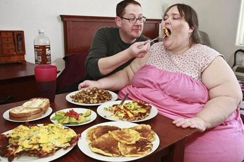 Người phụ nữ hơn 300kg muốn trở thành người béo nhất thế giới