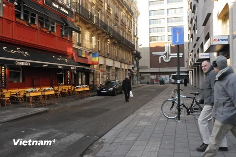 Các nhà hàng, quán bar ở trung tâm thủ đô Brussels vắng lặng trong Lễ Phục sinh. (Ảnh: Hương Giang/Vietnam+)