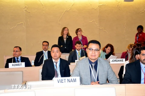 Đại sứ Nguyễn Trung Thành​ tại một phiên họp. (Ảnh: Tố Uyên/TTXVN)