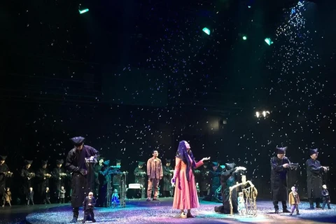 Kịch rối dây "Vịt trời trúng độc" lên sân khấu Nhà hát Tuổi trẻ