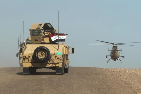 Quân đội Iraq trên vùng sa mạc al-Anbar. (Nguồn: AFP)