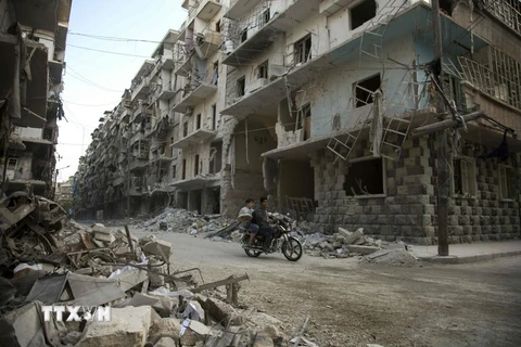 Cảnh đổ nát sau các cuộc giao tranh tại thành phố Aleppo ngày 4/5. (Nguồn: AFP/TTXVN)