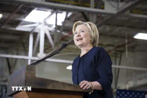 Bà Hillary Clinton phát biểu tại Cleveland, Ohio, Mỹ ngày 13/6. (Nguồn: AFP/TTXVN)