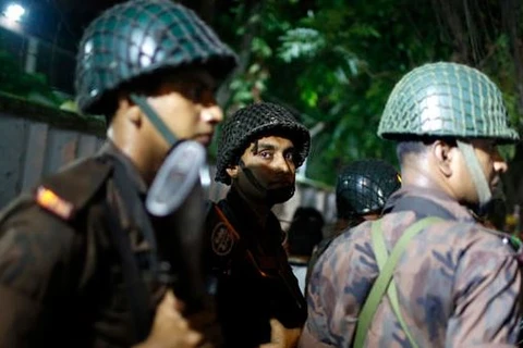 Lực lượng an ninh Bangladesh. (Nguồn: cbsnews.com)