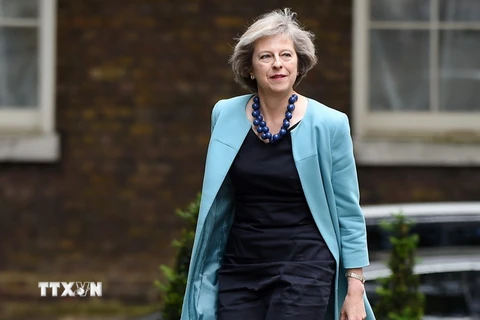 Bộ trưởng Nội vụ Anh Theresa May trước cuộc họp Nội các ở thủ đô London ngày 27/6. (Nguồn: EPA/TTXVN)