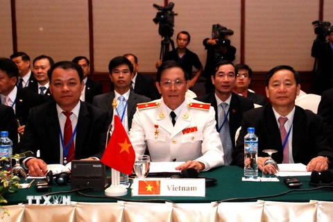 Hợp tác phòng chống tội phạm giữa lực lượng cảnh sát Việt Nam-Lào