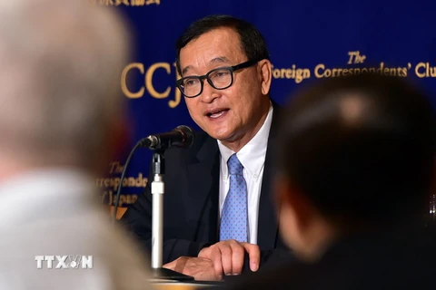 Ông Sam Rainsy trong một buổi họp báo tại thủ đô Tokyo, Nhật Bản, ngày 10/11/2015. (Nguồn: AFP/TTXVN)