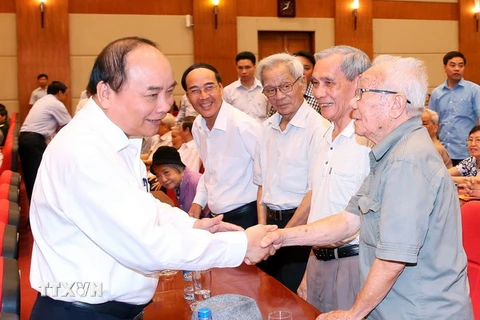Thủ tướng Nguyễn Xuân Phúc với cử tri thành phố Hải Phòng. (Ảnh: Thống Nhất/TTXVN)