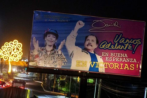 Một poster vận động tranh cử của vợ chồng Tổng thống Nicaragua Daniel Ortega. (Nguồn: EPA) 