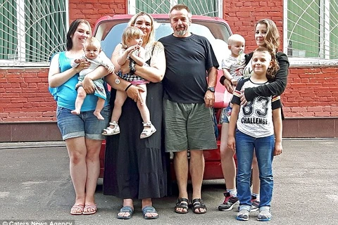 Gia đình người Đức xin tỵ nạn ở Nga. (Nguồn: dailymail.co.uk)
