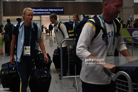 Vận động viên tham dự Olympic tại sân bay Antônio Carlos Jobim. (Nguồn: Getty Images)
