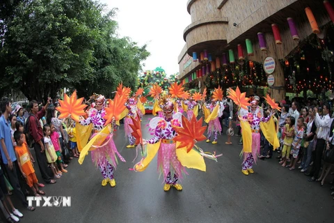Lễ hội tại ​Khu Du lịch Văn hóa Suối Tiên. (Ảnh: Quang Nhựt/TTXVN)
