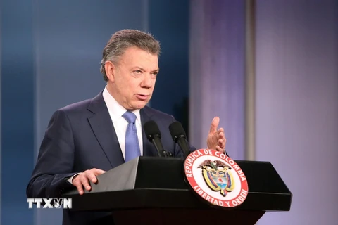 Tổng thống Colombia Juan Manuel Santos phát biểu trong cuộc họp báo tại thủ đô Bogota ngày 5/10. (Nguồn: EPA/TTXVN)