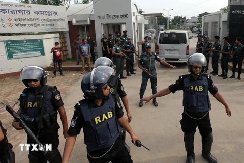 Nhân viên an ninh Bangladeshi. (Nguồn: AFP/TTXVN)