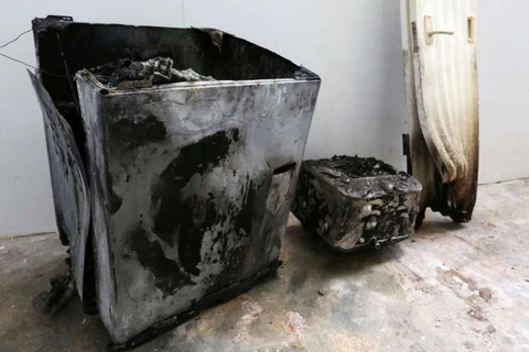 Máy giặt Samsung bốc cháy tại căn hộ ở đường Segar, Singapore. (Nguồn: straitstimes.com)