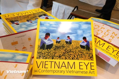 Cuốn sách Vietnam Eye. (Ảnh: Mỹ Bình/Vietnam+)
