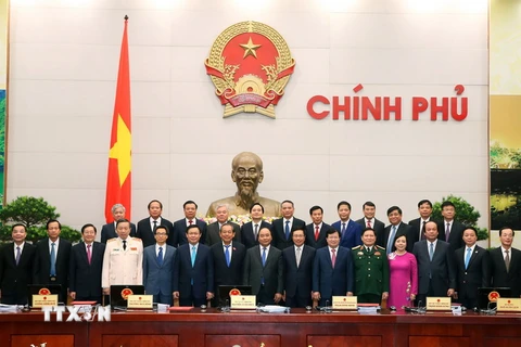 Thủ tướng Nguyễn Xuân Phúc với các thành viên Chính phủ nhiệm kỳ 2016-2021. (Ảnh: Thống Nhất/TTXVN)