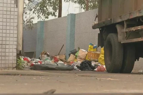 Đống rác, nơi cảnh sát tìm thấy em bé. (Nguồn: 163)