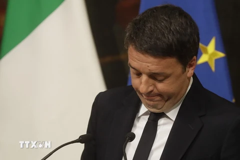 Thủ tướng Matteo Renzi phát biểu trong cuộc họp báo ở Rome ngày 5/12. (Nguồn: AP/TTXVN)