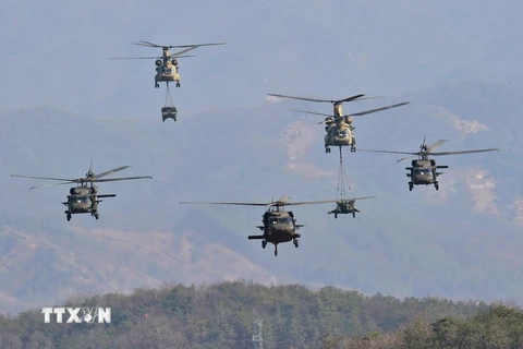 Các máy bay trực thăng của quân đội Mỹ. (Nguồn: AFP/TTXVN)