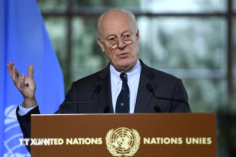 Đặc phái viên Liên hợp quốc Staffan de Mistura phát biểu tại cuộc họp báo ở Geneva, Thụy Sĩ ngày 12/1. (Nguồn: AFP/TTXVN)