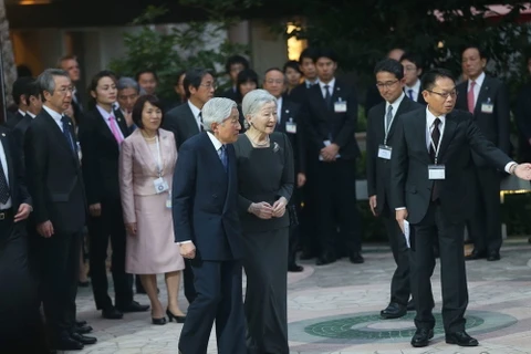 Nhà vua và Hoàng hậu Nhật Bản gặp các tình nguyện viên của JICA tại Việt Nam tại Khách sạn Sheraton. (Nguồn: Bộ Ngoại giao)