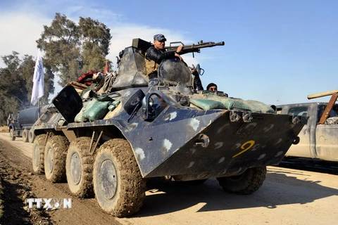 Lực lượng cảnh sát Iraq trong chiến dịch chống IS ở phía tây thành phố Mosul ngày 5/3. (Nguồn: EPA/TTXVN)