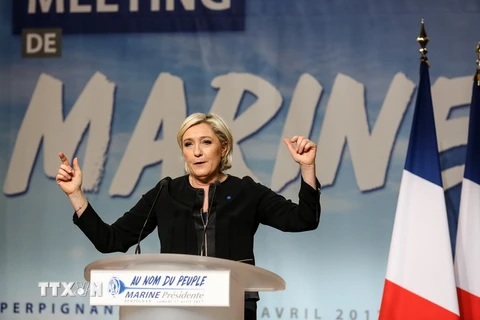 Ứng cử viên Tổng thống Pháp Marine Le Pen phát biểu trong một cuộc vận động tranh cử ở Perpignan ngày 15/4. (Nguồn: EPA/TTXVN)