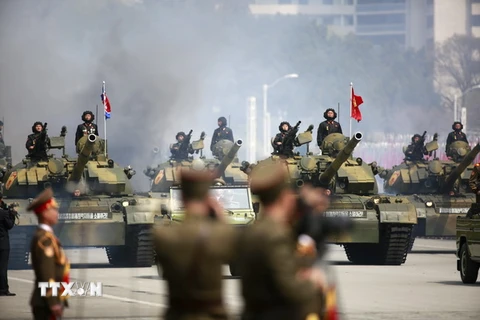 Binh sỹ Quân đội Nhân dân Triều Tiên tham gia lễ diễu binh kỷ niệm 105 ngày sinh cố Chủ tịch Kim Nhật Thành tại Bình Nhưỡng ngày 15/4. (Nguồn: EPA/TTXVN)